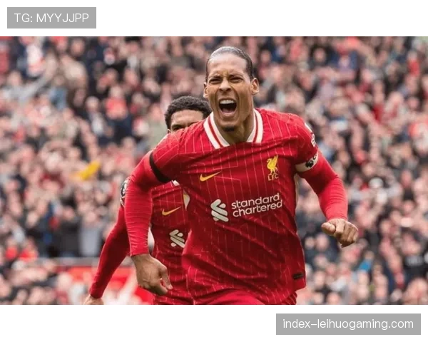 利物浦赛前训练图集:范戴克指挥后防线进行针对性盯人演练 利物浦赛前训练图集:范戴克指挥后防线进行针对性盯人演练